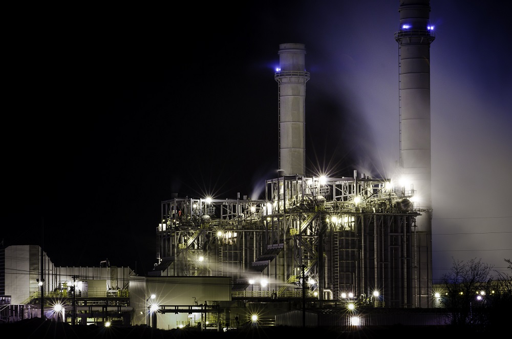 The Hermiston Generating Plant in Umatilla County, Oregon, a 474 MW natural gas power plant, generates electricity for consumers, steam for an adjacent potato processing plant, and contributes gray water to farmers. Image courtesy of Scott Butner Photography, LLC.