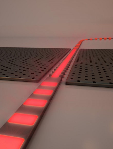 CAPTION A zero-index waveguide compatible with current silicon photonic technologies. CREDIT Second Bay Studios/Harvard SEAS