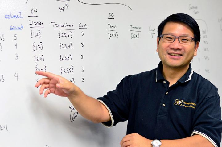CAPTION Chi-Ren Shyu and his team created a new computational method that has connected several target genes to autism.