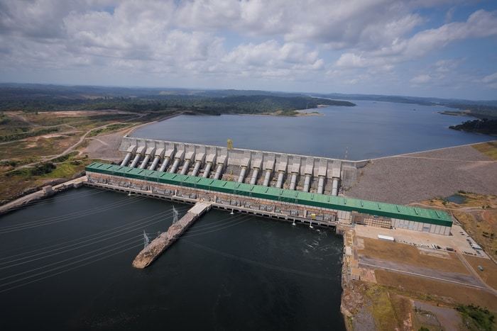 The location, size, and design of a hydropower dam determine its effects on the environment and ecosystem services that people rely on. Here, the recently constructed Belo Monte megadam in the Amazon lowlands of Brazil.  CREDIT runo Batista/ VPR