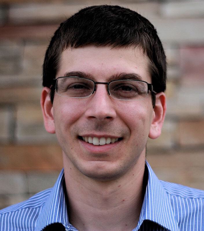 Dartmouth Professor Casey Greene and collaborators from other institutions have trained a computer to recognize how genes work together in human tissues, which sheds light on genetic interactions that underlie diseases. Dartmouth Professor Casey Greene and collaborators from other institutions have trained a computer to recognize how genes work together in human tissues, which sheds light on genetic interactions that underlie diseases.