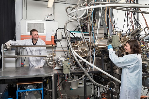 CAPTION Benedikt Mayer and Lisa Janker are at the molecular beam epitaxy facility at the Walter Schottky Institute, Technical University of Munich. CREDIT Uli Benz / TUM