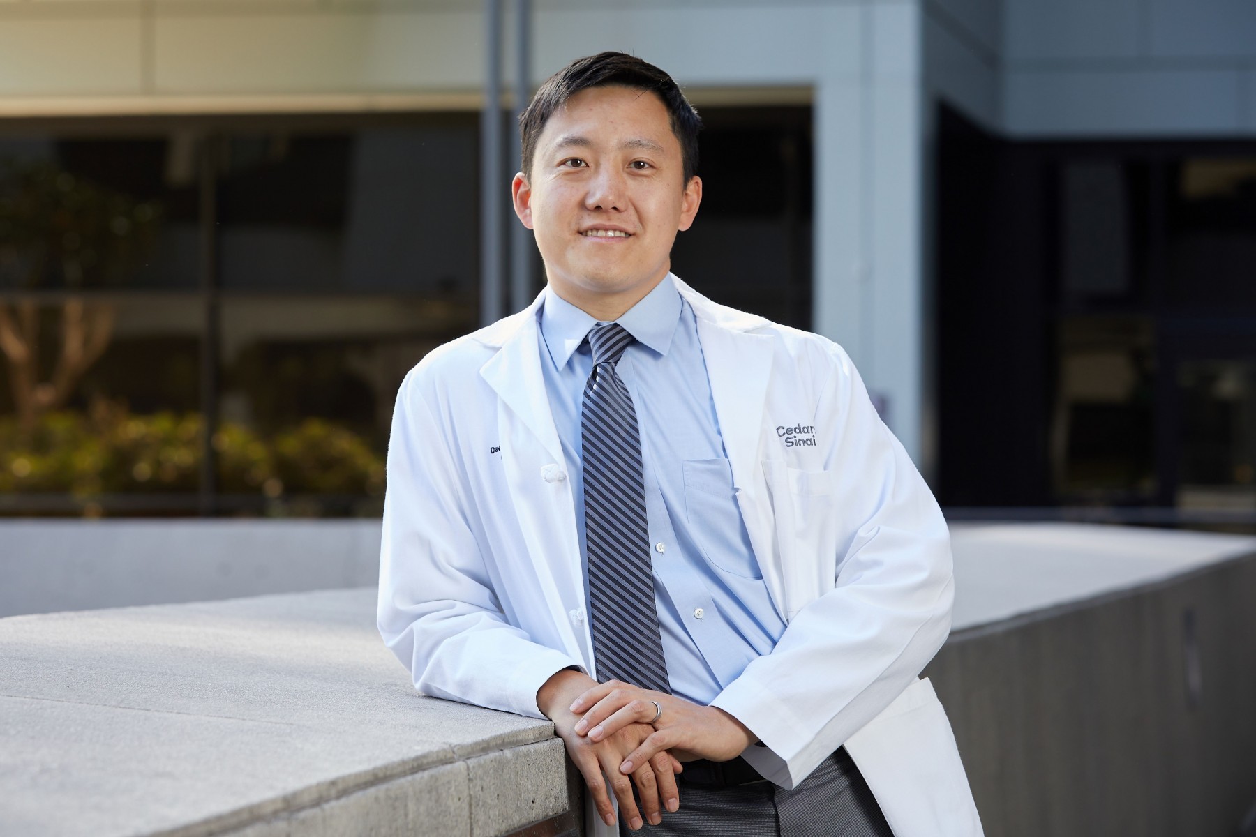 A new study, led by David Ouyang, MD, a cardiologist in the Smidt Heart Institute and a researcher in the Division of Artificial Intelligence in Medicine, found individuals with spherical hearts were 31% more likely to develop atrial fibrillation and 24% more likely to develop cardiomyopathy, a type of heart muscle disease. A new study, led by David Ouyang, MD, a cardiologist in the Smidt Heart Institute and a researcher in the Division of Artificial Intelligence in Medicine, found individuals with spherical hearts were 31% more likely to develop atrial fibrillation and 24% more likely to develop cardiomyopathy, a type of heart muscle disease.
