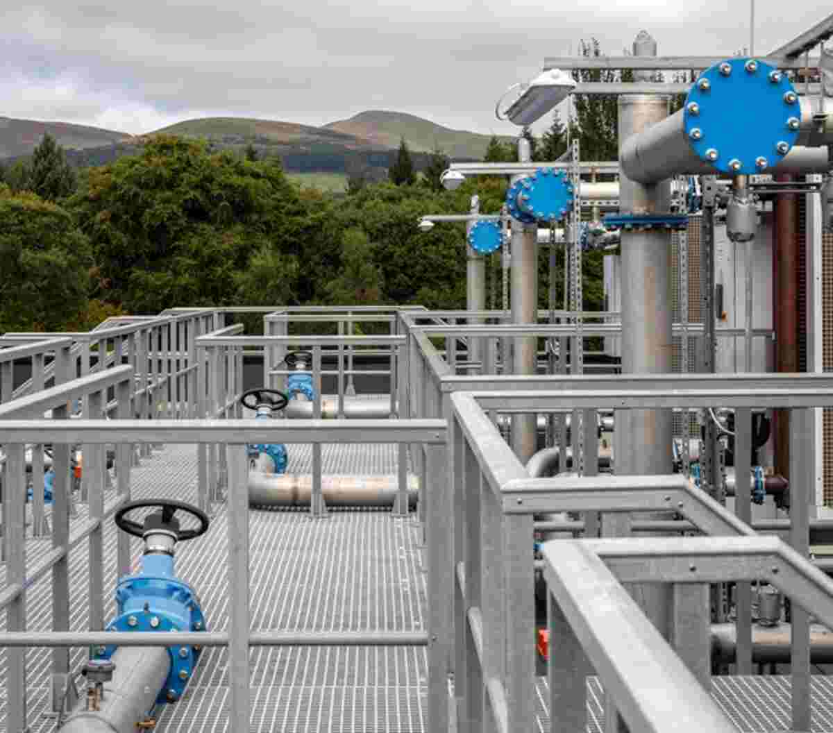 Supercomputing facility chilled Water distribution pipework connected to roof mounted cooling towers - credit Keith Hunter Supercomputing facility chilled Water distribution pipework connected to roof mounted cooling towers - credit Keith Hunter