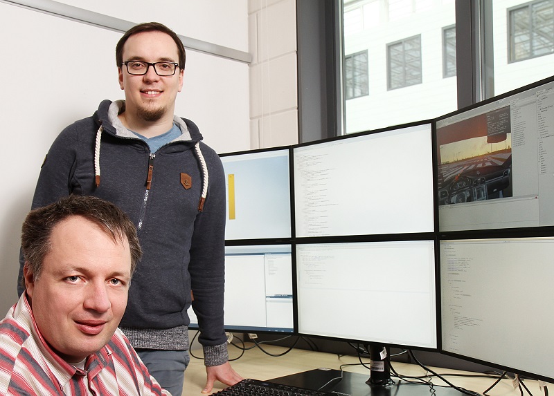 Researchers in Kaiserslautern, Dr. Thomas Kuhn (left) and Matthias Jung, developed a simulation method to verify in what combination hardware and software systems function correctly together. Credit: Thomas Koziel Researchers in Kaiserslautern, Dr. Thomas Kuhn (left) and Matthias Jung, developed a simulation method to verify in what combination hardware and software systems function correctly together. Credit: Thomas Koziel