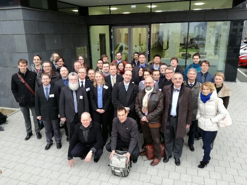 Researchers in the new CRC/TR from Bielefeld, Darmstadt and Frankfurt. In the first row: Spokesperson Prof. Dirk Rischke, Goethe University Frankfurt (centre) and deputy spokespersons Prof. Jochen Wambach, TU Darmstadt (second from the right) and Prof. Frithjof Karsch, Bielefeld University (second from the left). Photo: Hauke Sandmeyer (Bielefeld University)