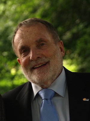 Prof. Dr. Hans Werner Meuer (June 7, 1936 – January 20, 2014) Hans Meuer: Supercomputing Superstar Passes Away