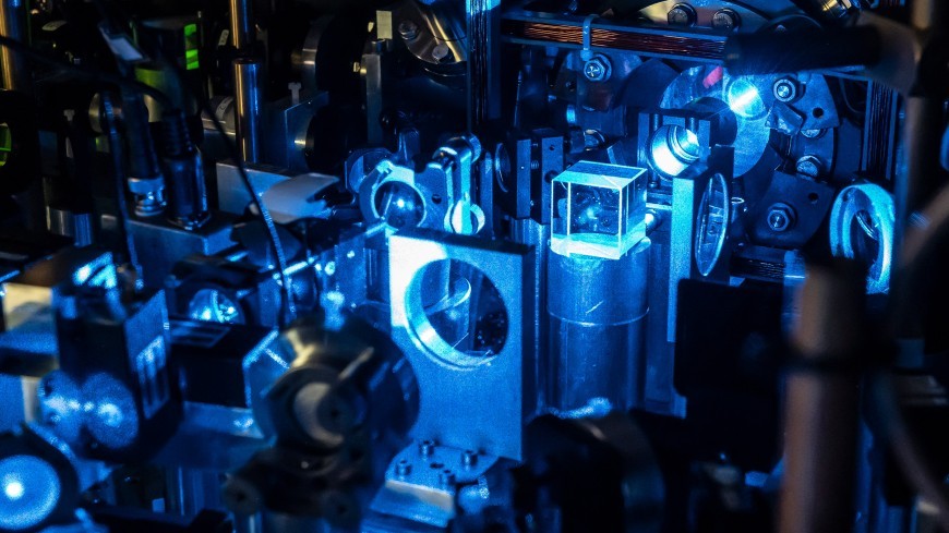 Quantum Technology Laboratory at the research group Atoms – Photons – Quanta at TU Darmstadt. Dr Dominik Schäffner is optimizing the experimental setup for a neutral atom quantum computer based on three-dimensional optical Talbot lattices. Quantum Technology Laboratory at the research group Atoms – Photons – Quanta at TU Darmstadt. Dr Dominik Schäffner is optimizing the experimental setup for a neutral atom quantum computer based on three-dimensional optical Talbot lattices.