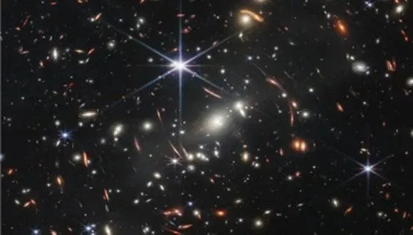 Earliest galaxies in the Universe (photo: NASA - James Webb Space Telescope) Earliest galaxies in the Universe (photo: NASA - James Webb Space Telescope)