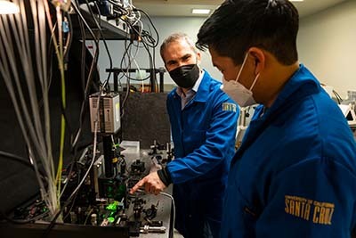 Holger Schmidt's lab develops unique, highly sensitive devices to detect pathogen biomarkers. (photo by Nick Gonzales) Holger Schmidt's lab develops unique, highly sensitive devices to detect pathogen biomarkers. (photo by Nick Gonzales)