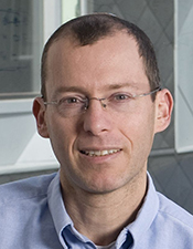 A research team led by Ziv Bar-Joseph (pictured above) of Carnegie Mellon University, developed a new computational tool that could uncover new links between diseases and treatments and provide new insights into biological processes. New Search Tool for Large Gene Expression Databases Could Uncover Therapeutic Targets, Biological Processes